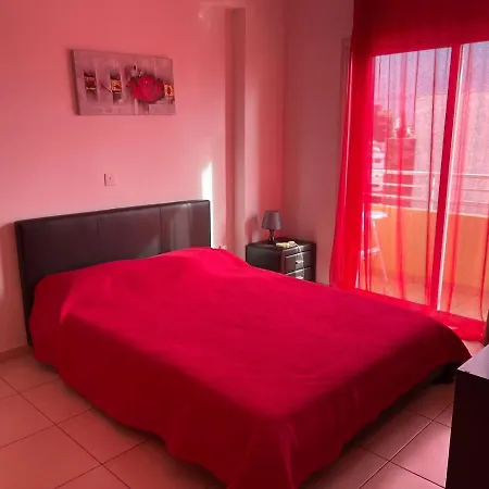 Capella, Apartment *